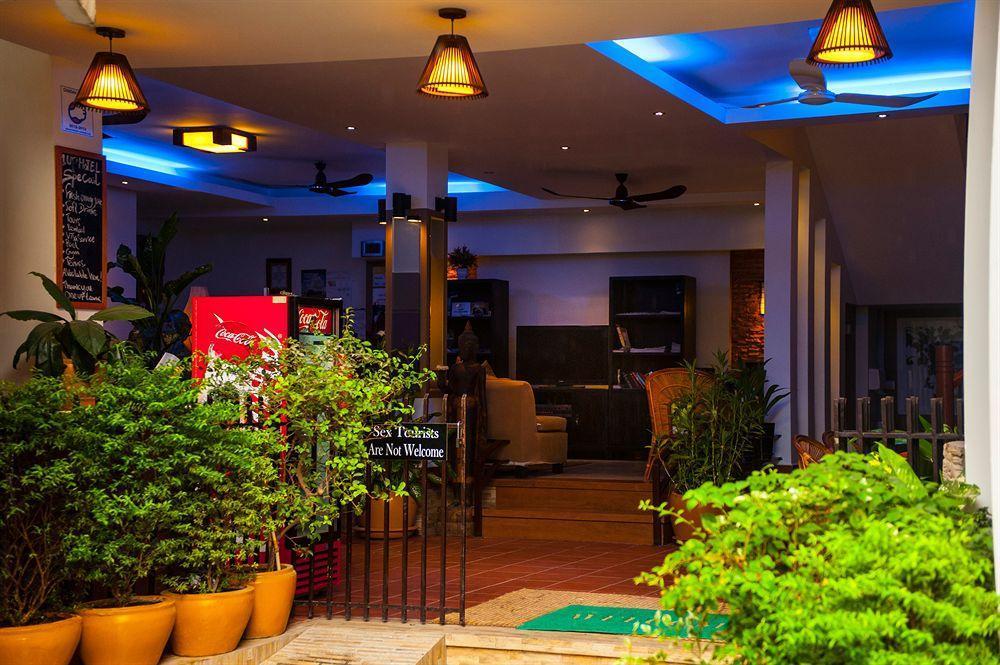 One Up - Banana Hotel Phnom Penh Exterior foto