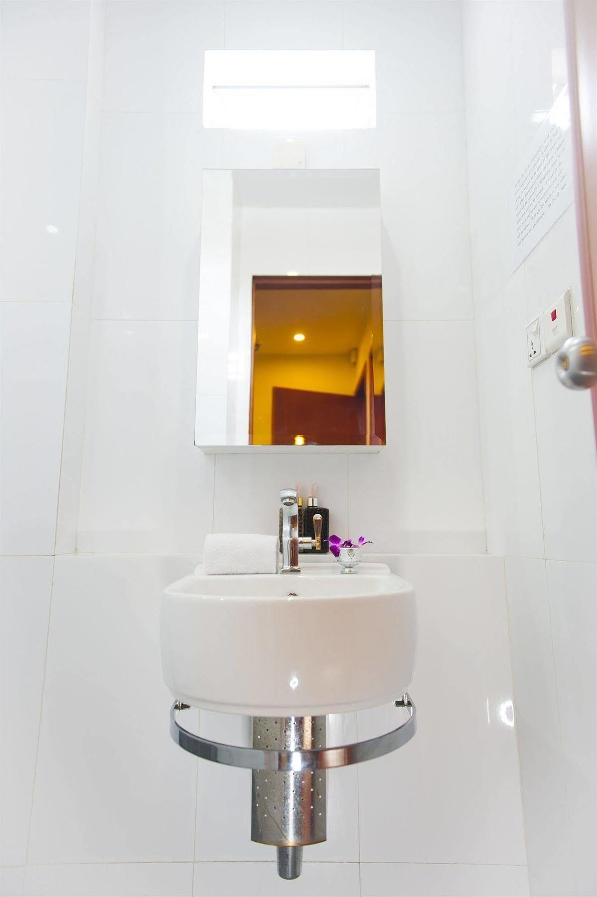 One Up - Banana Hotel Phnom Penh Exterior foto