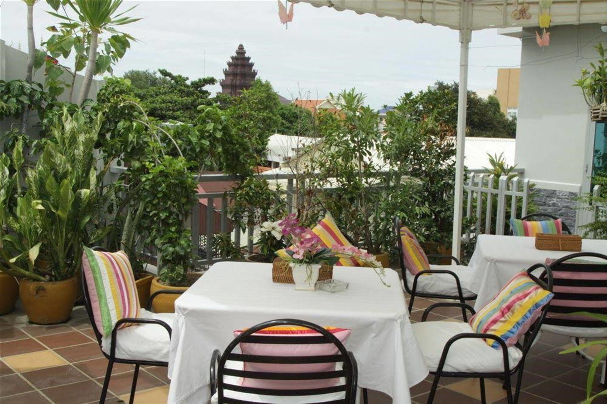 One Up - Banana Hotel Phnom Penh Exterior foto